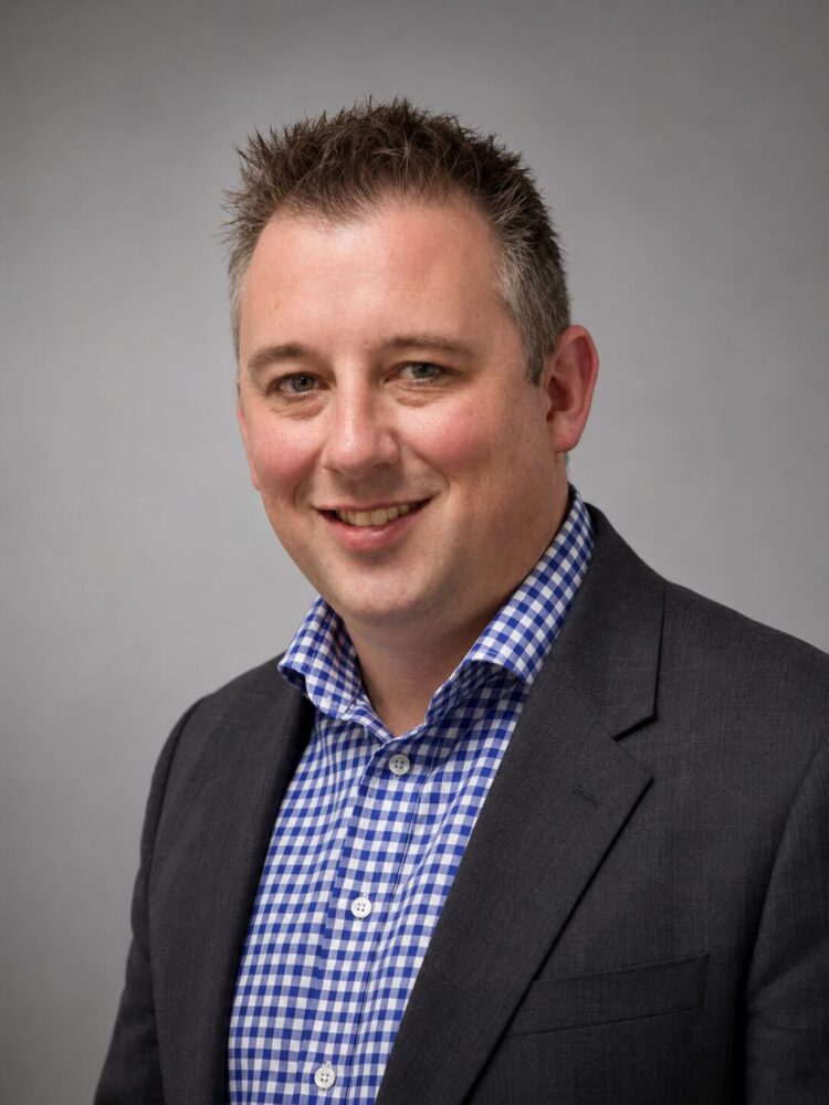 Mr Piers Page - Consultant Orthopaedic & Trauma Surgeon