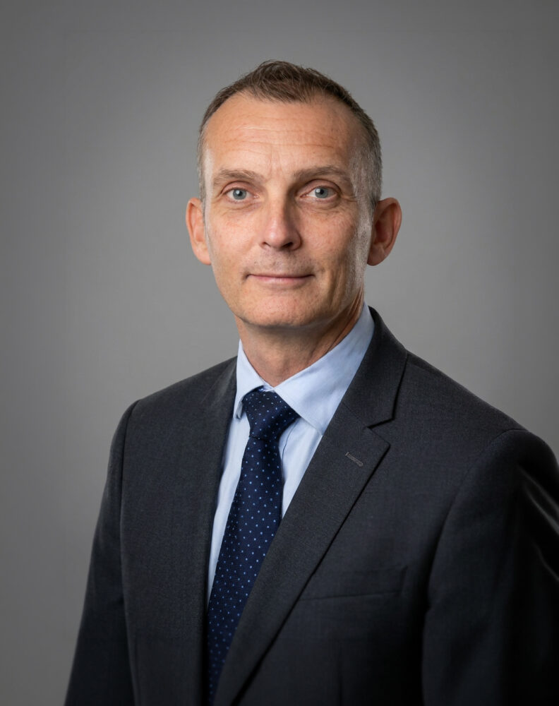 Mr Mark Davies - Consultant General & Colorectal Surgeon