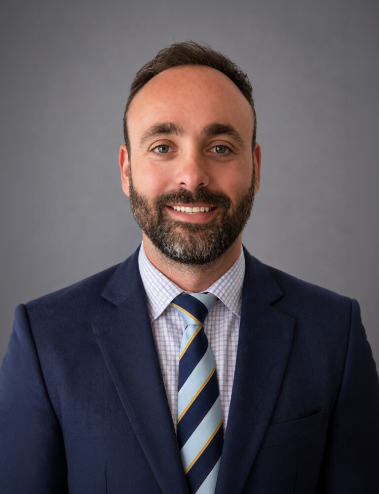 Mr Morgan Bayley - Consultant Orthopaedic Knee Surgeon