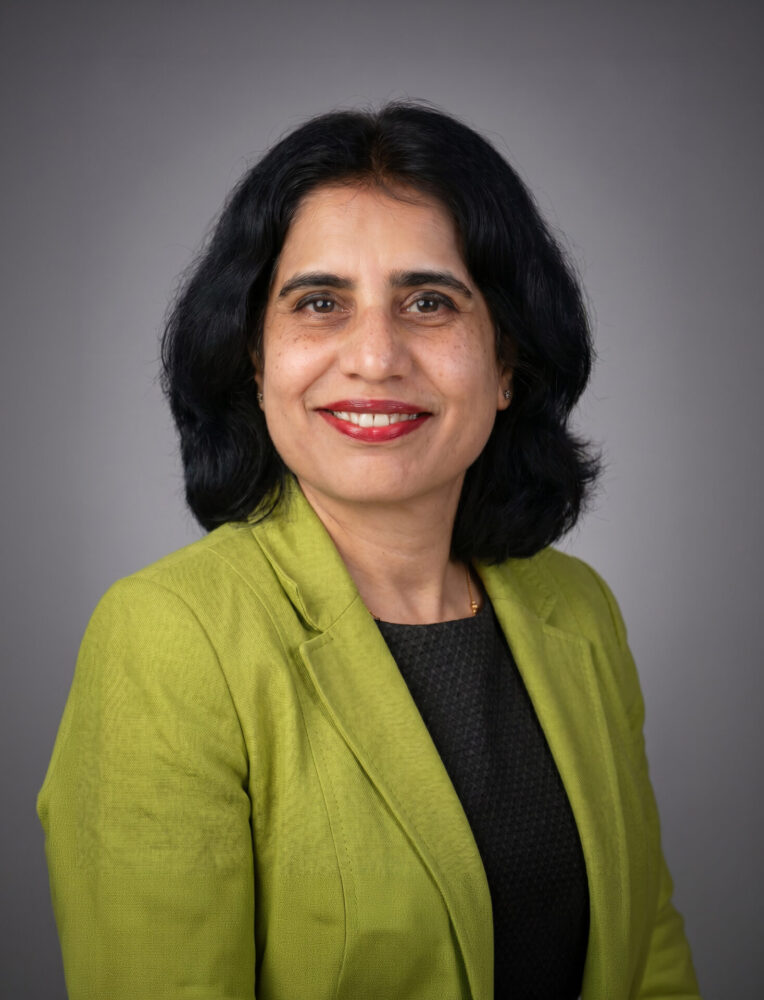 Mrs Monika Vij - Consultant Gynaecologist and Subspecialist Urogynaecologist
