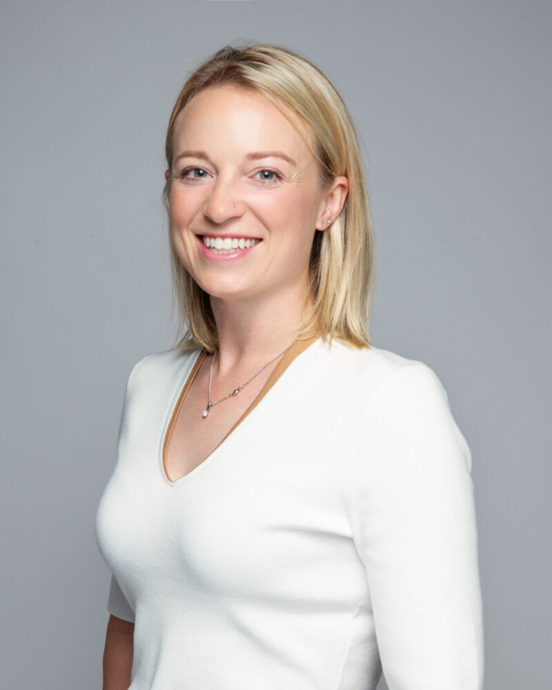 Ms Davina Cavallaro, Consultant Plastic, Reconstructive and Aesthetic Surgeon at HMT Sancta Maria in Swansea Headshot