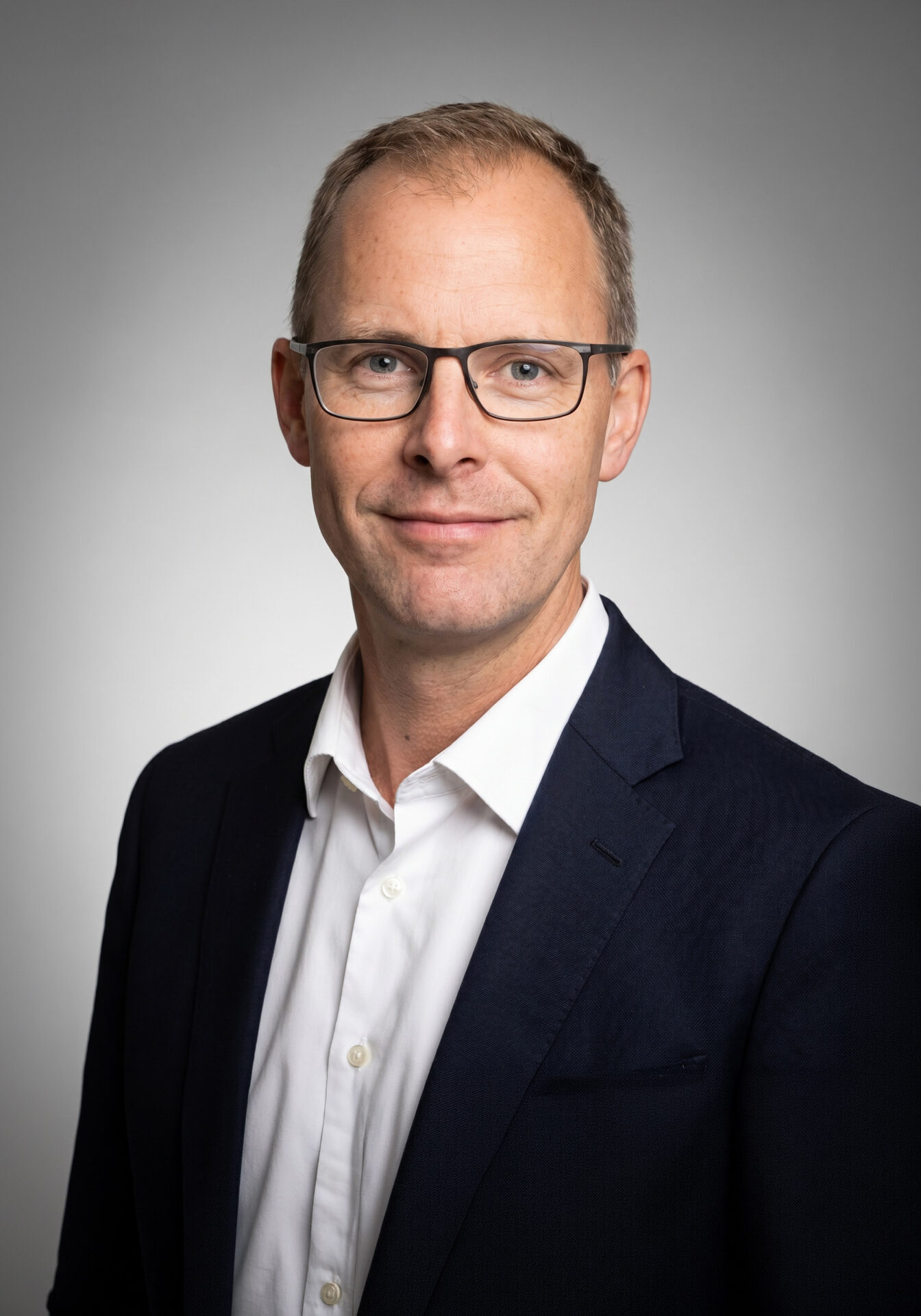 Mr Andrew Bebbington - Consultant Orthopaedic Hand & Wrist Surgeon
