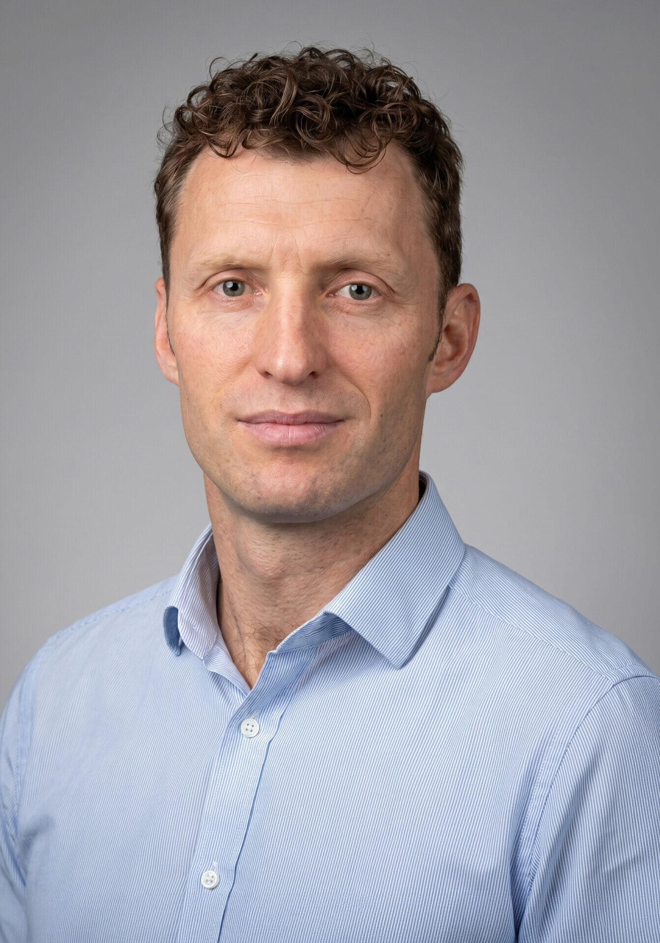 Mr Nicholas Gill Consultant Urological Surgeon headshot