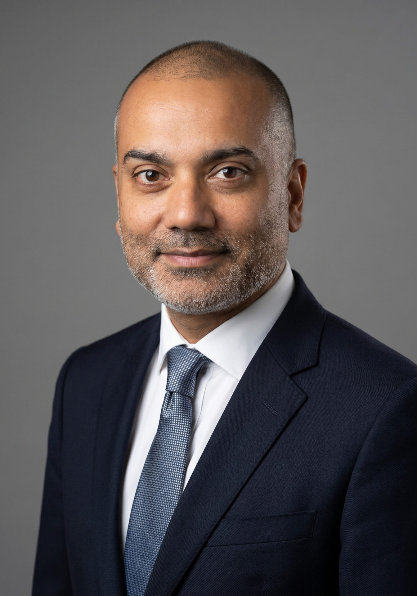 Mr Richard Karoo - Consultant Plastic & Cosmetic Surgeon